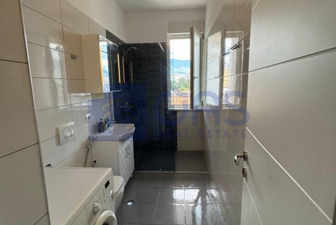 Shtepi me qera Apartament ne Tirane, 2+1, Mobilimi E mobiluar, Pagesa 800  Euro.