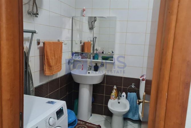 Shtepi me qera Apartament ne Tirane, 1+1, Mobilimi E mobiluar, Pagesa 400  Euro.