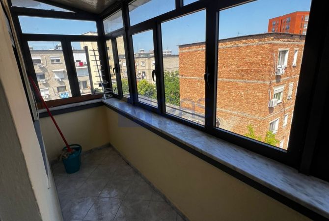 Shtepi me qera Apartament ne Tirane, 2+1, Mobilimi E mobiluar, Pagesa 500  Euro.