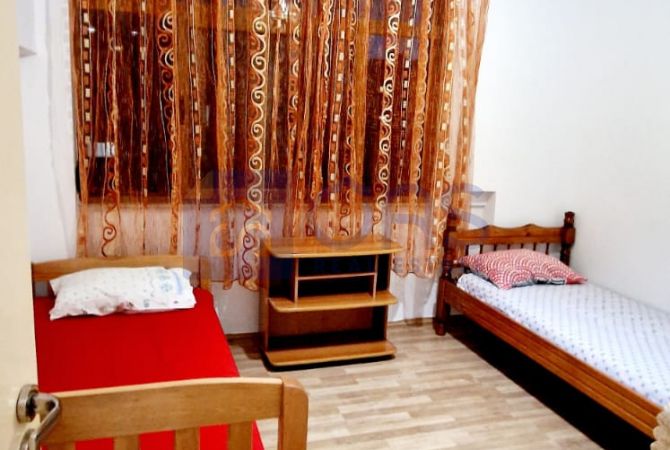 Shtepi me qera Apartament ne Tirane, 2+1, Mobilimi E mobiluar, Pagesa 500  Euro.