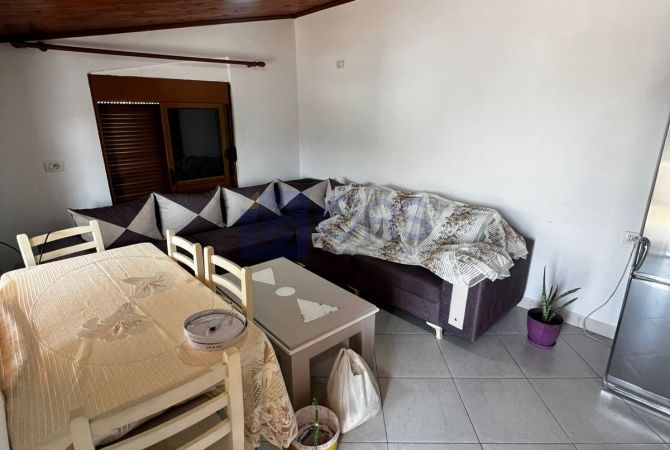 Shtepi me qera 2+1 ne Tirane - 400 Euro