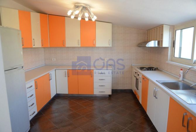 Shtepi me qera 4+1 ne Tirane - 1,200 Euro