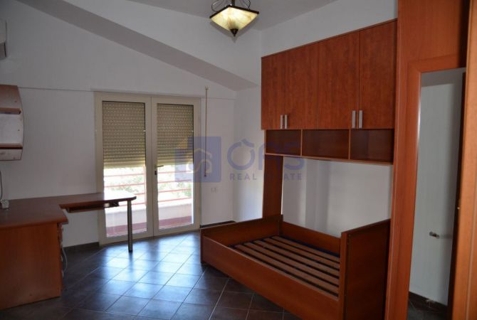 Shtepi me qera Apartament ne Tirane, 4+1, Mobilimi E mobiluar, Pagesa 1,200  Euro.