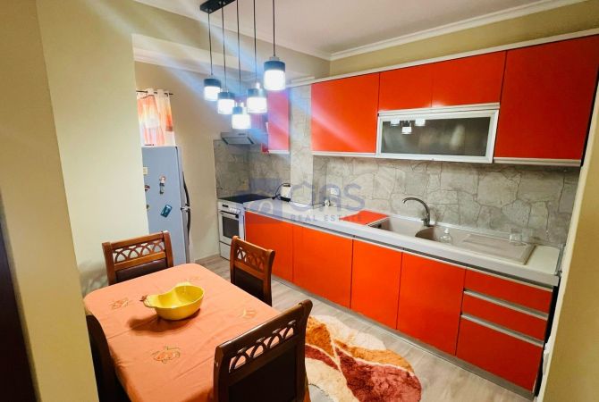 Shtepi me qera Apartament ne Tirane, 2+1, Mobilimi E mobiluar, Pagesa 600  Euro.