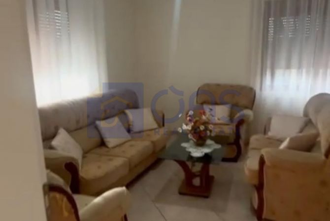 Shtepi me qera Apartament ne Tirane, 2+1, Mobilimi E mobiluar, Pagesa 300  Euro.