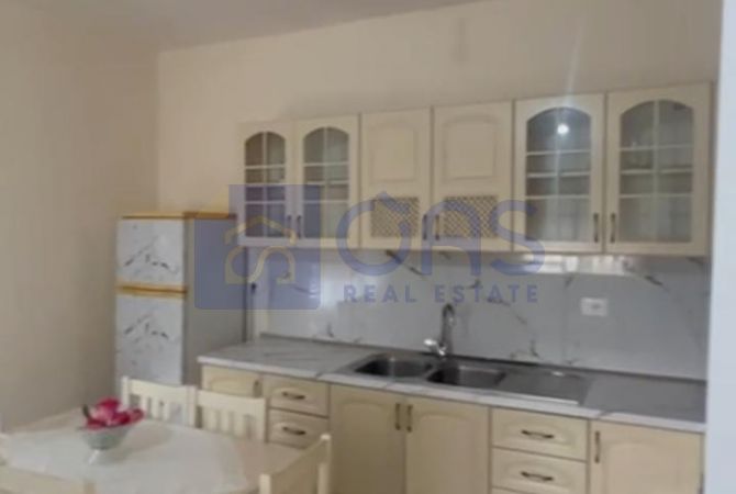 Shtepi me qera Apartament ne Tirane, 2+1, Mobilimi E mobiluar, Pagesa 300  Euro.