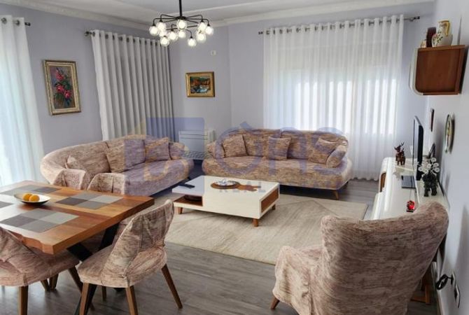 Shtepi me qera Apartament ne Tirane, 3+1, Mobilimi E mobiluar, Pagesa 1,500  Euro.