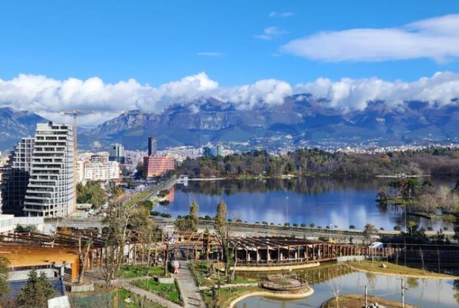 Shtepi me qera Apartament ne Tirane, 3+1, Mobilimi E mobiluar, Pagesa 1,500  Euro.