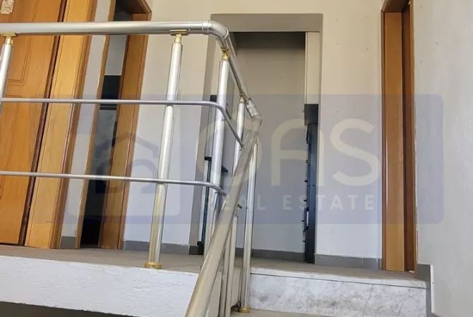 Shtepi me qera Vila Luksoze ne Tirane, 4+1, Mobilimi Bosh, pa mobiluar, Pagesa 1,500  Euro.