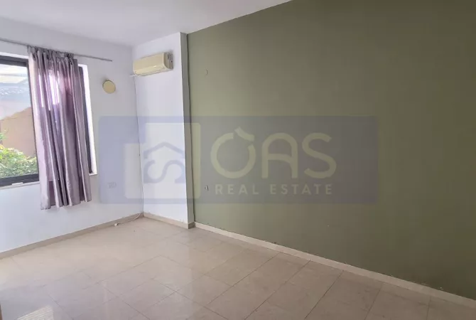 Shtepi me qera Vila Luksoze ne Tirane, 4+1, Mobilimi Bosh, pa mobiluar, Pagesa 1,500  Euro.