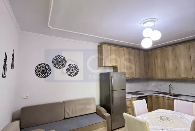 Shtepi me qera Apartament ne Tirane, 3+1, Mobilimi E mobiluar, Pagesa 65,000  Leke.