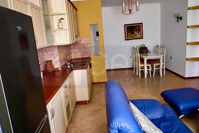 Shtepi me qera 2+1 ne Tirane - 750 Euro