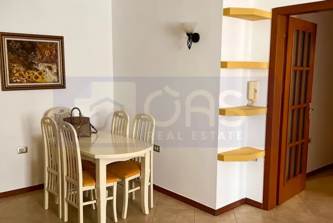 Shtepi me qera Apartament ne Tirane, 2+1, Mobilimi E mobiluar, Pagesa 750  Euro.