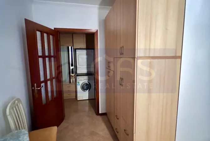Shtepi me qera Apartament ne Tirane, 2+1, Mobilimi E mobiluar, Pagesa 750  Euro.