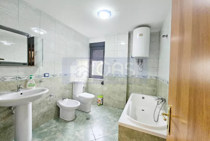 Shtepi me qera 3+1 ne Tirane - 950 Euro