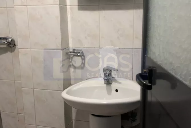 Shtepi me qera Apartament ne Tirane, 1+1, Mobilimi E mobiluar, Pagesa 45,000  Leke.