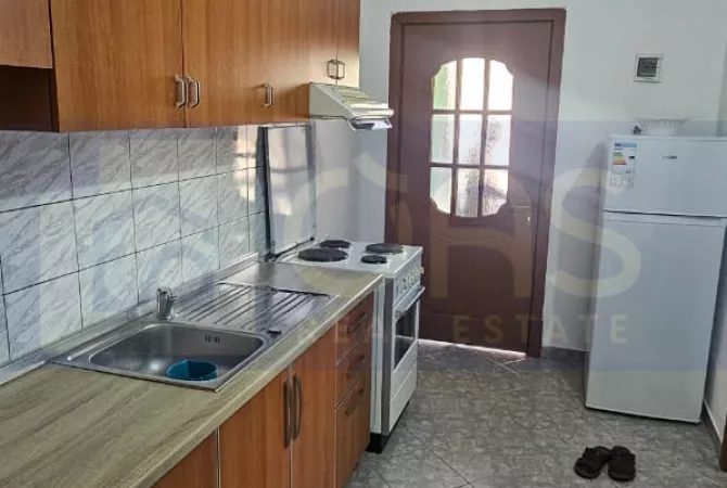 Shtepi me qera Apartament ne Tirane, 1+1, Mobilimi E mobiluar, Pagesa 500  Euro.