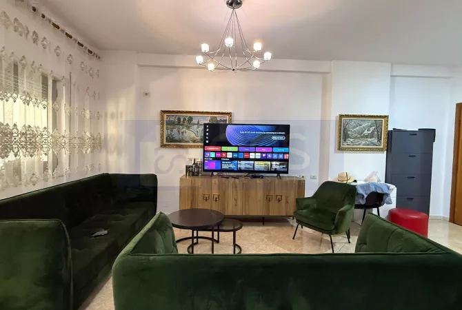 Shtepi me qera Apartament ne Tirane, 2+1, Mobilimi E mobiluar, Pagesa 750  Euro.
