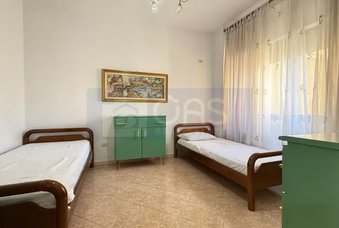 Shtepi me qera Apartament ne Tirane, 2+1, Mobilimi E mobiluar, Pagesa 750  Euro.