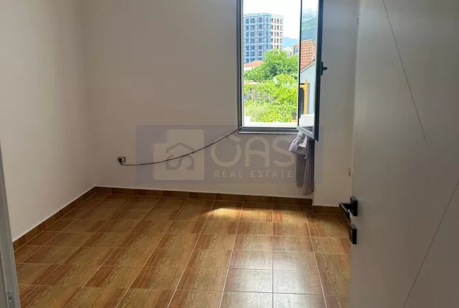 Shtepi me qera 3+1 ne Tirane - 700 Euro