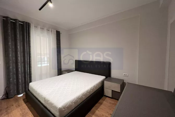 Shtepi me qera Apartament ne Tirane, 2+1, Mobilimi E mobiluar, Pagesa 900  Euro.
