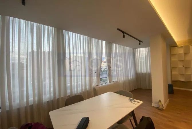 Shtepi me qera Apartament ne Tirane, 2+1, Mobilimi E mobiluar, Pagesa 900  Euro.
