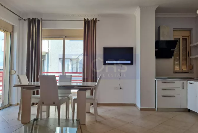 Shtepi me qera 2+1 ne Tirane - 1,000 Euro