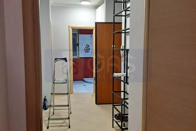 Shtepi me qera 2+1 ne Tirane - 1,000 Euro
