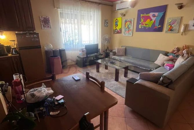 Shtepi me qera 2+1 ne Tirane - 700 Euro