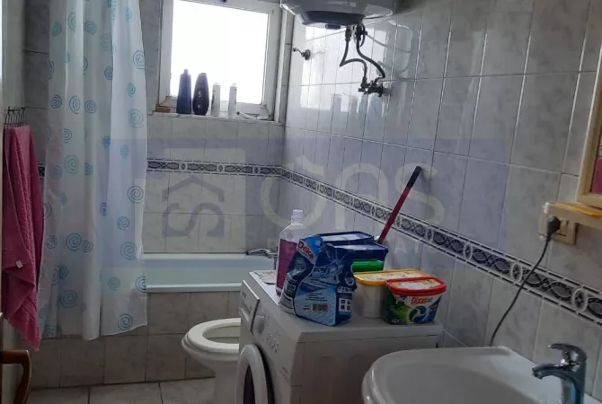 Shtepi me qera Apartament ne Tirane, 2+1, Mobilimi E mobiluar, Pagesa 500  Euro.