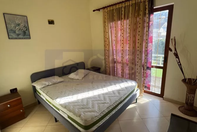 Shtepi me qera 2+1 ne Tirane - 40,000 Leke