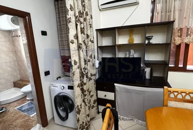 Shtepi me qera Apartament ne Tirane, 2+1, Mobilimi E mobiluar, Pagesa 40,000  Leke.