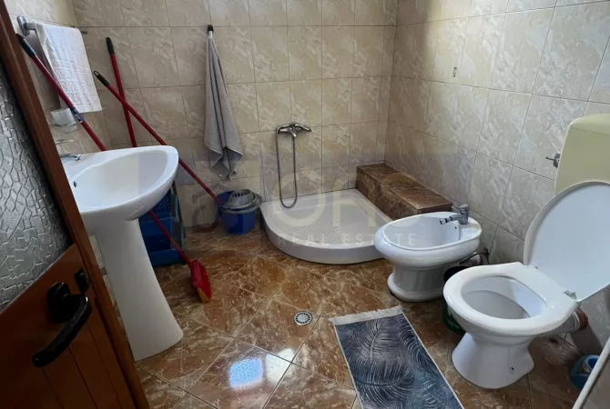 Shtepi me qera Apartament ne Tirane, 2+1, Mobilimi E mobiluar, Pagesa 40,000  Leke.