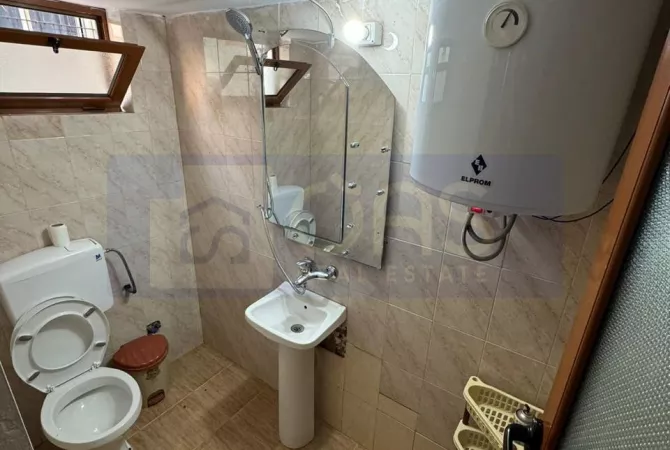 Shtepi me qera Apartament ne Tirane, 1+1, Mobilimi E mobiluar, Pagesa 40,000  Leke.