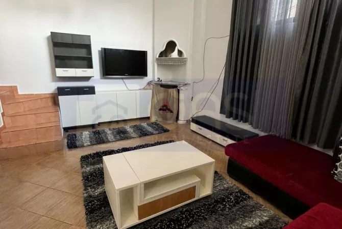 Shtepi me qera Apartament ne Tirane, 1+1, Mobilimi E mobiluar, Pagesa 40,000  Leke.