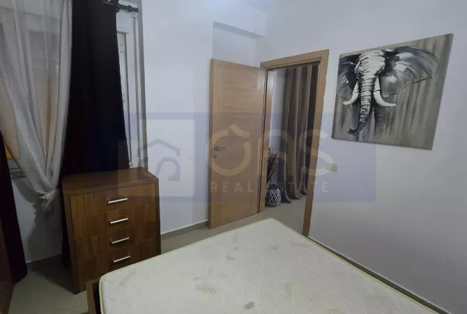 Shtepi me qera Apartament ne Tirane, 2+1, Mobilimi E mobiluar, Pagesa 500  Euro.