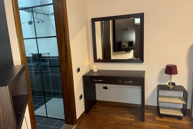 Shtepi me qera Apartament ne Tirane, 3+1, Mobilimi E mobiluar, Pagesa 1,000  Euro.