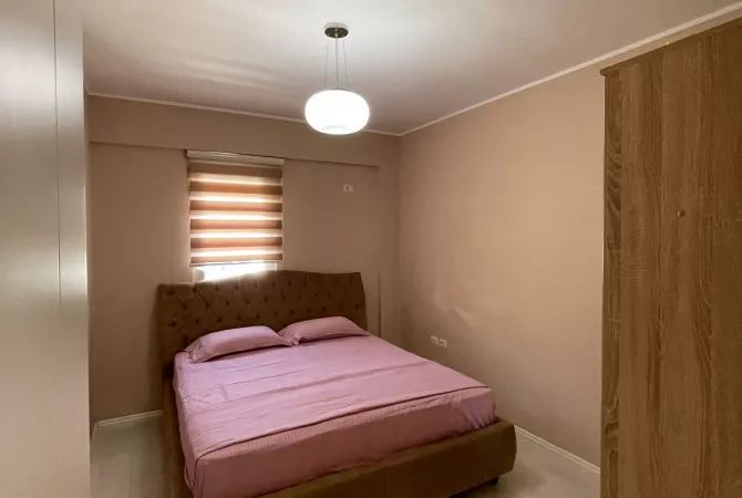 Shtepi me qera 3+1 ne Tirane - 1,300 Euro