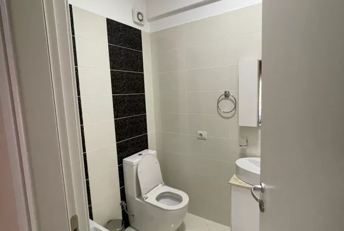 Shtepi me qera 3+1 ne Tirane - 1,300 Euro