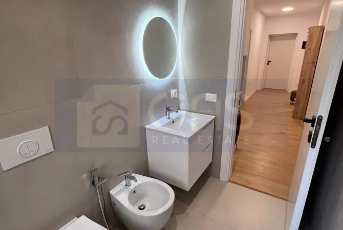 Shtepi me qera Apartament ne Tirane, 2+1, Mobilimi E mobiluar, Pagesa 950  Euro.