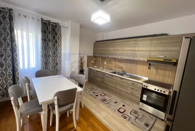 Shtepi me qera 2+1 ne Tirane - 500 Euro