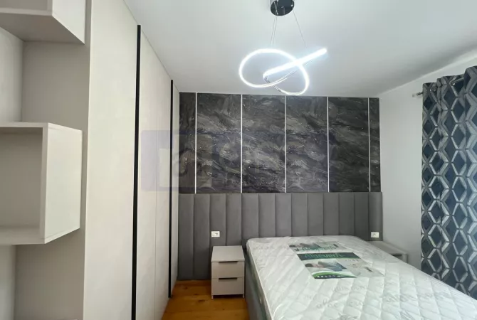 Shtepi me qera Apartament ne Tirane, 2+1, Mobilimi E mobiluar, Pagesa 500  Euro.