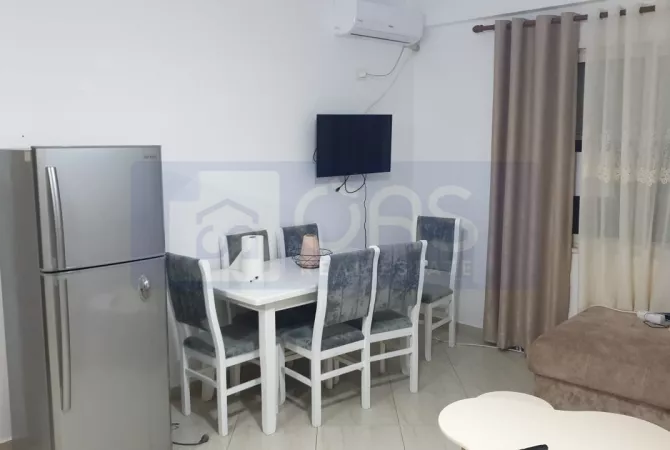 Shtepi me qera Apartament ne Tirane, 2+1, Mobilimi E mobiluar, Pagesa 450  Euro.