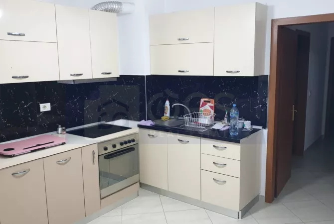Shtepi me qera 2+1 ne Tirane - 450 Euro