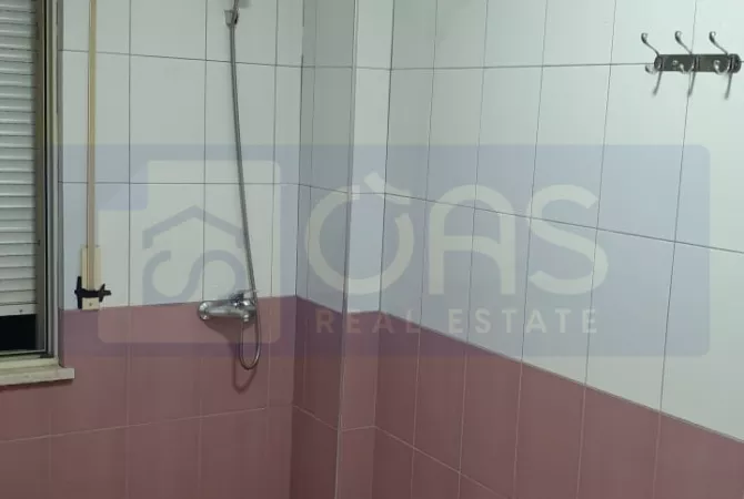 Shtepi me qera Apartament ne Tirane, 2+1, Mobilimi E mobiluar, Pagesa 450  Euro.