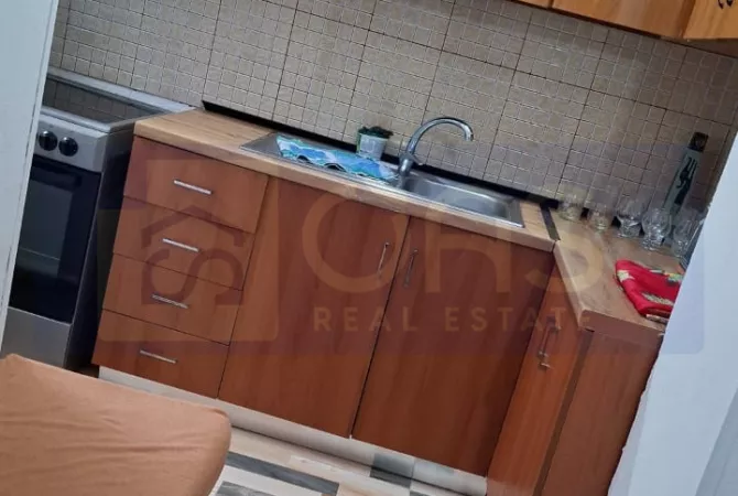 Shtepi me qera Apartament ne Tirane, 2+1, Mobilimi E mobiluar, Pagesa 500  Euro.