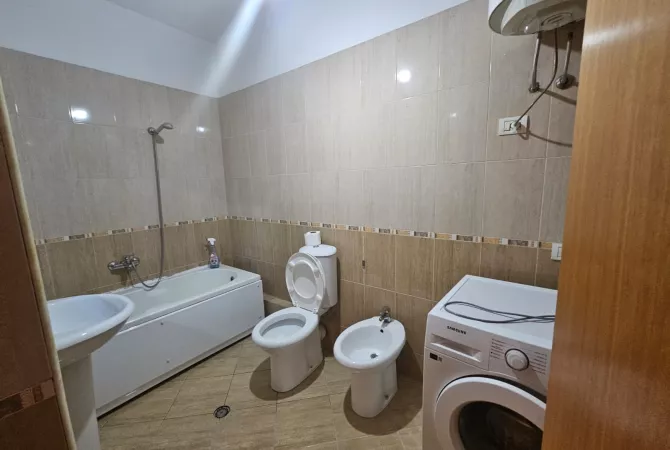 Shtepi me qera Apartament ne Tirane, 1+1, Mobilimi E mobiluar, Pagesa 500  Euro.