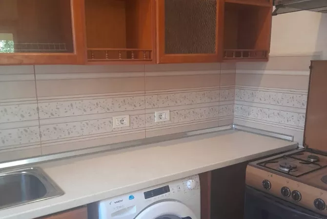 Shtepi me qera 1+1 ne Tirane - 60,000 Leke