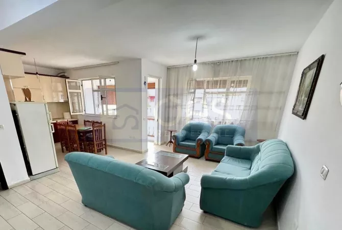 Shtepi me qera 2+1 ne Tirane - 400 Euro
