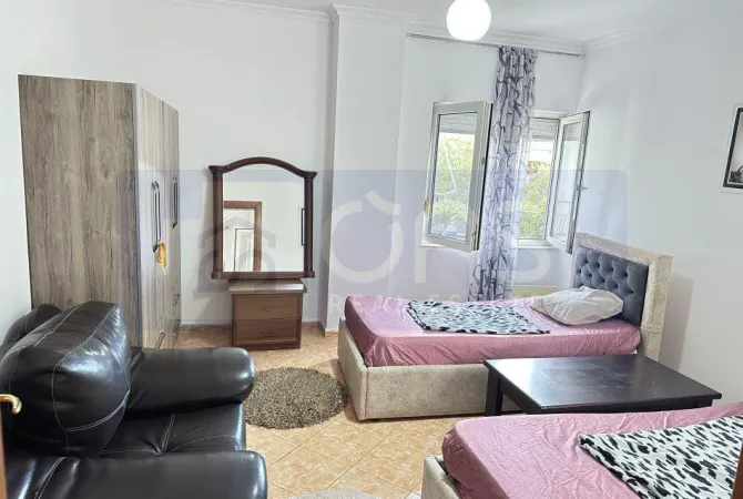 Shtepi me qera 2+1 ne Tirane - 700 Euro